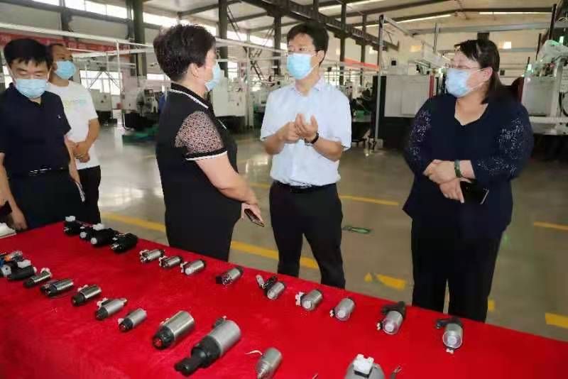 美女鸡鸡影院安阳市市长高永一行莅临我公司参观调研